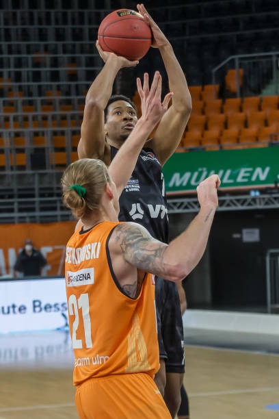 下滑都会产 下滑都会产