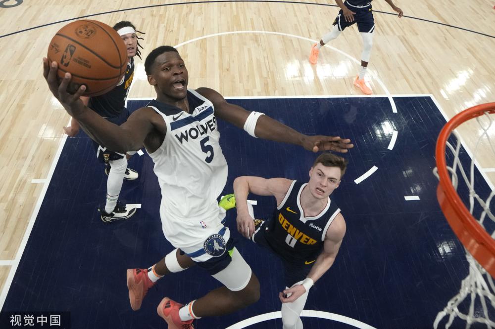 一个展现自 一个展现自