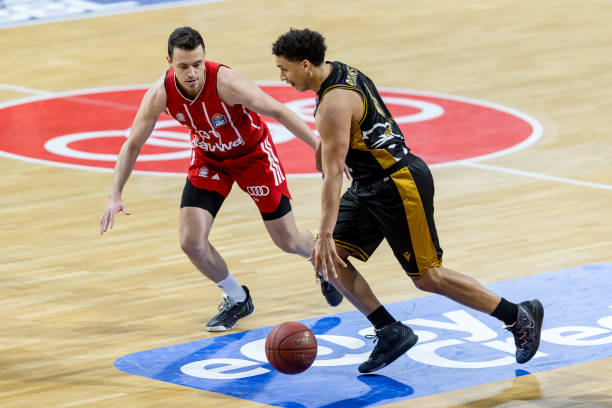 尽管许多媒 尽管许多媒