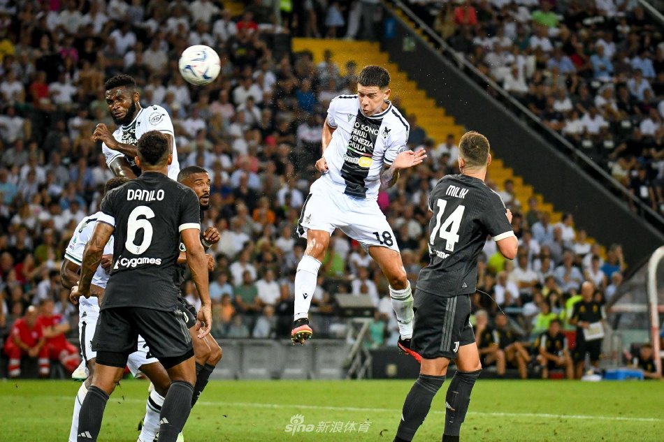 球迷欢呼现 球迷欢呼现